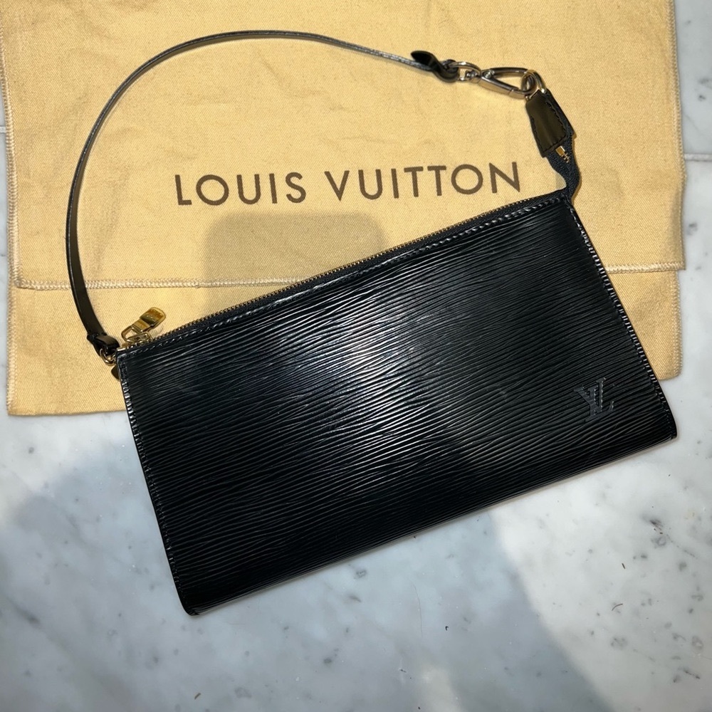 Louis Vuitton Epi Pochette - Picture 4 of 13